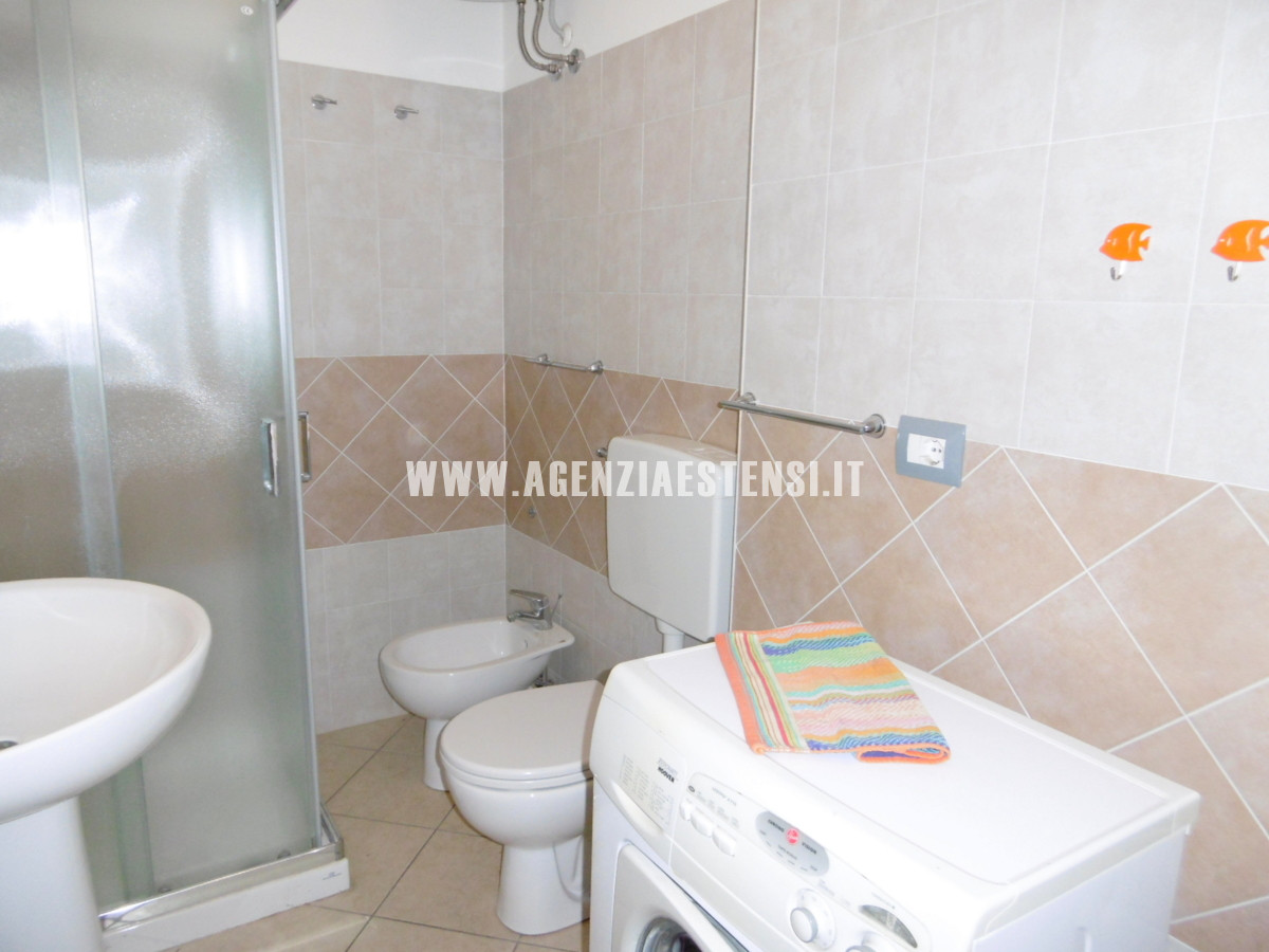 bagno con box doccia