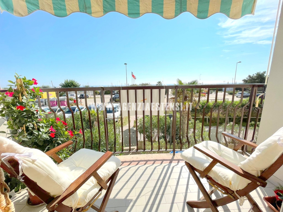terrazzino fronte mare