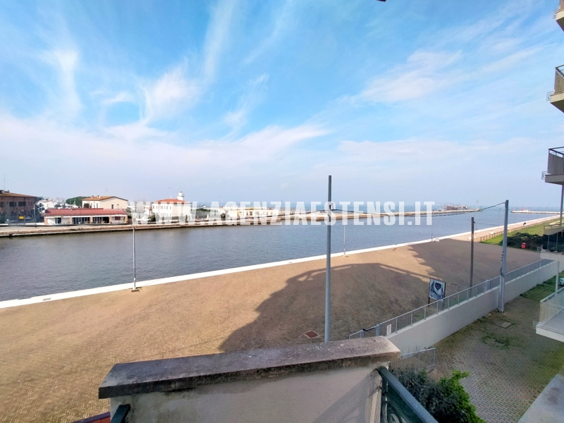 balcone camera letto con vista mare