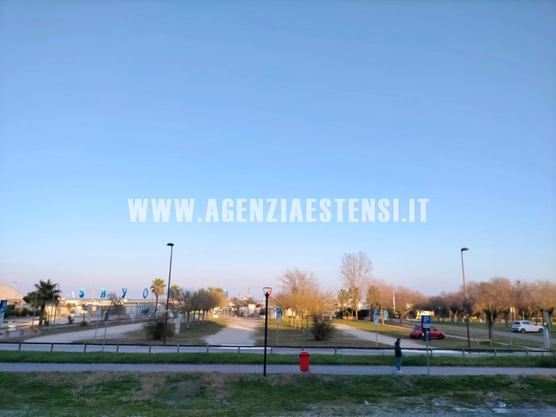 trilocale fronte mare