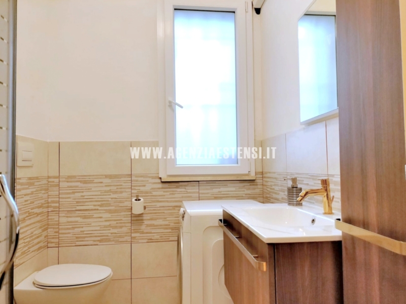 bagno finestrato al 1° piano