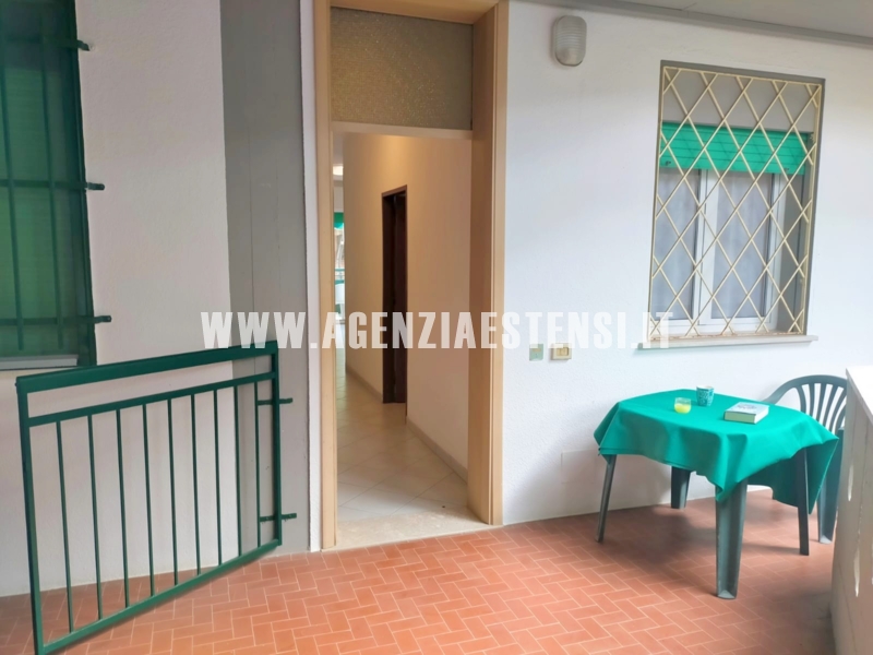 ingresso con secondo balcone