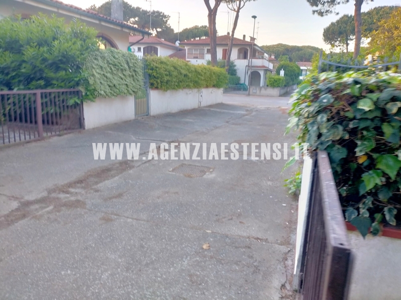 viale di accesso alla villetta