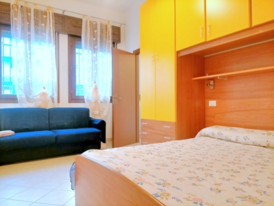 ampia matrimoniale con divano letto