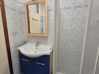 bagno con box doccia