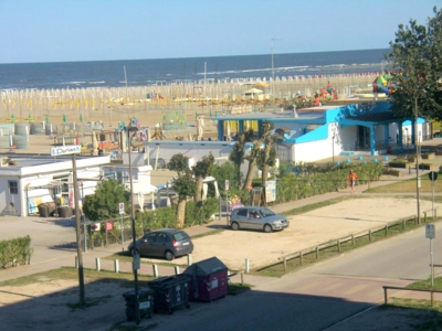 vista sulla spiaggia