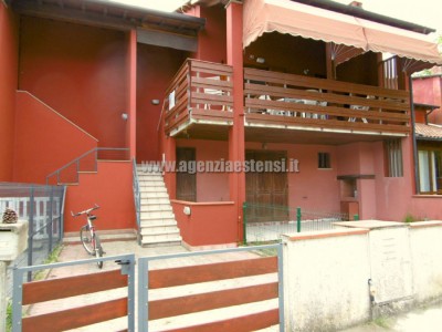 ingresso con posto auto